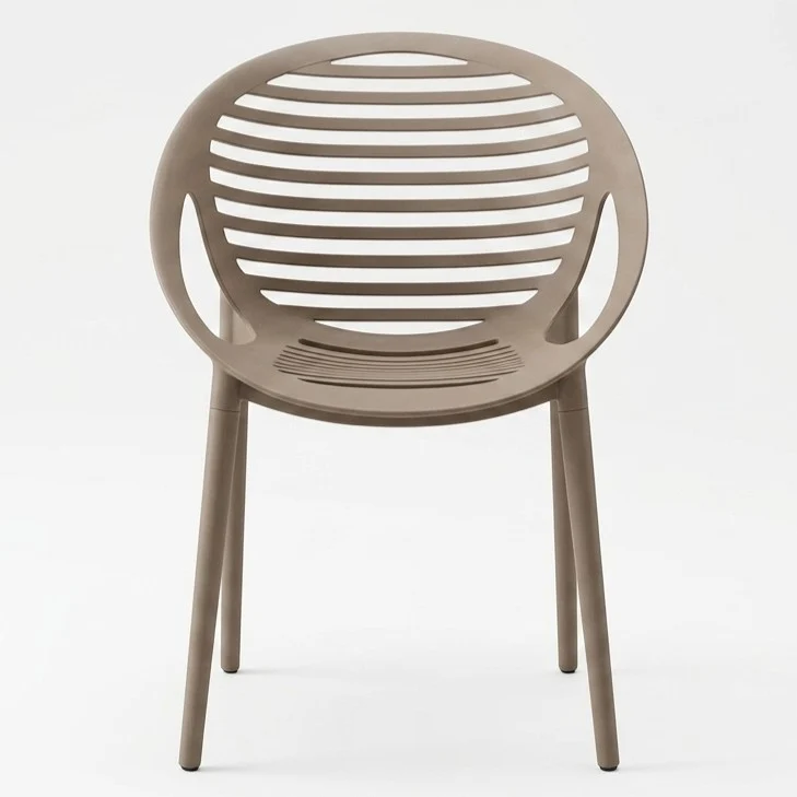 Set de 2 Sillas Tokio con Brazos, Color Taupe, con Espaldar y Diseño Moderno