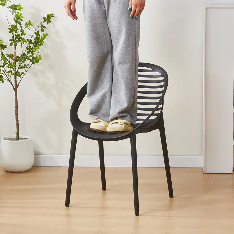 Silla Tokio con Brazos, Color Negro, con Espaldar y Diseño Moderno