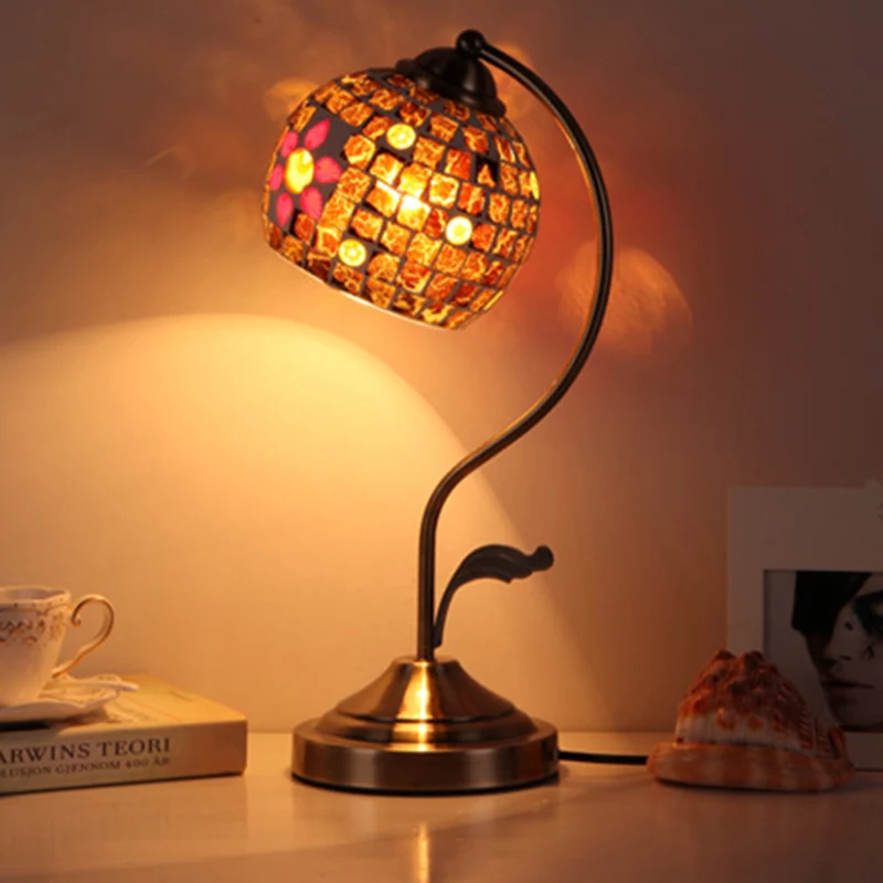 Traditional Tiffany Round Dome Curved Pole Hardware Base Stained Glass Shade 1-Light Table Lamp For Bedroom