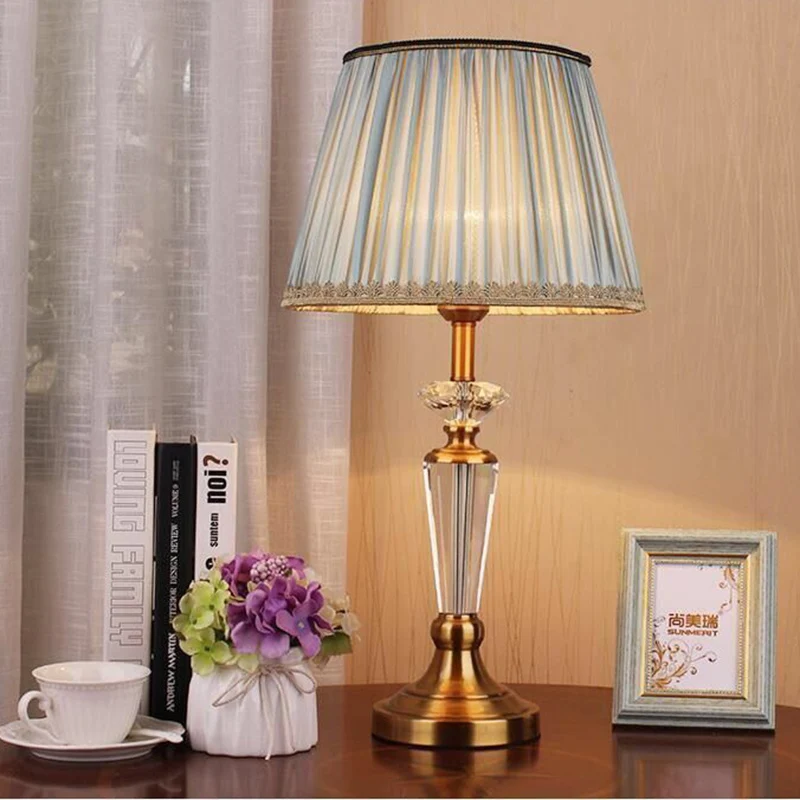 Traditional European Drum Iron Crystal Fabric 1-Light Table Lamp For Living Room