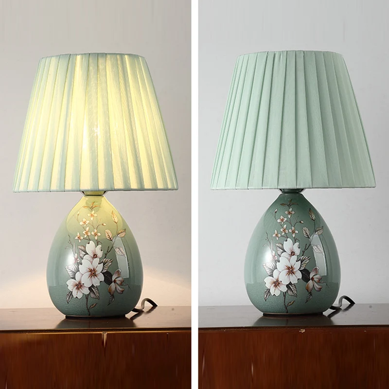 Traditional Chinese Flower Pattern Round Fan Fabric Ceramic 1-Light Table Lamp For Living Room