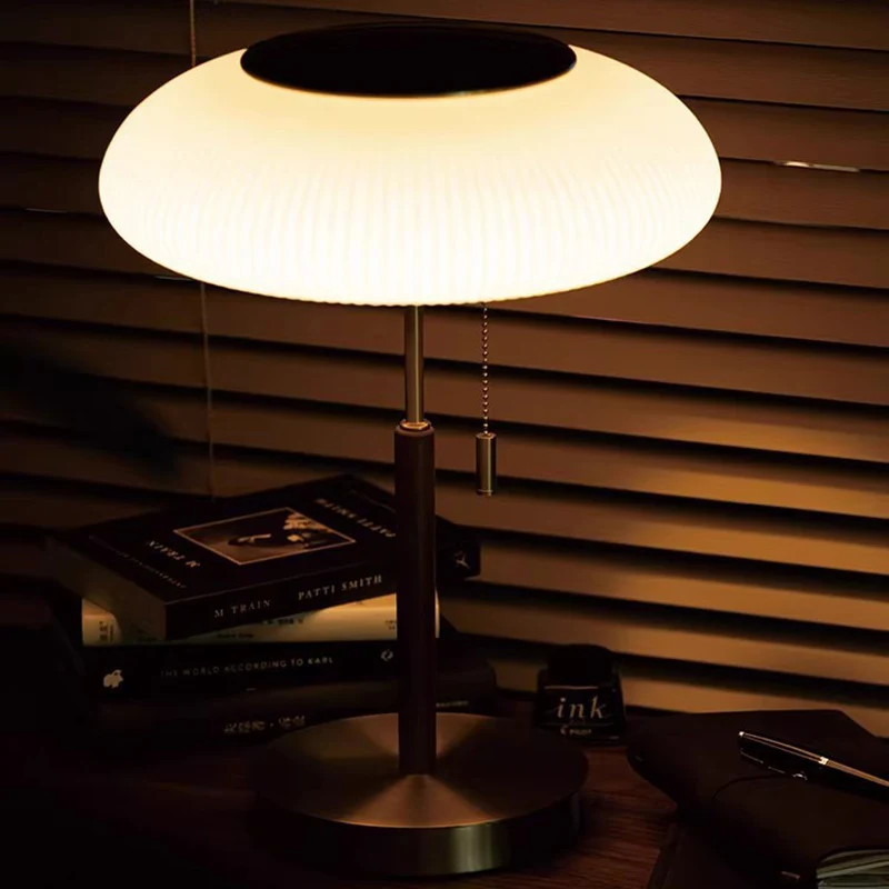 Traditional Luxury Round Metal Glass LED Table Lamp For Bedroom
