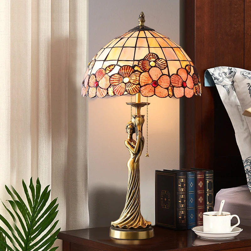 Traditional Tiffany Goddess Dome Copper Shell 1-Light Table Lamp For Bedroom