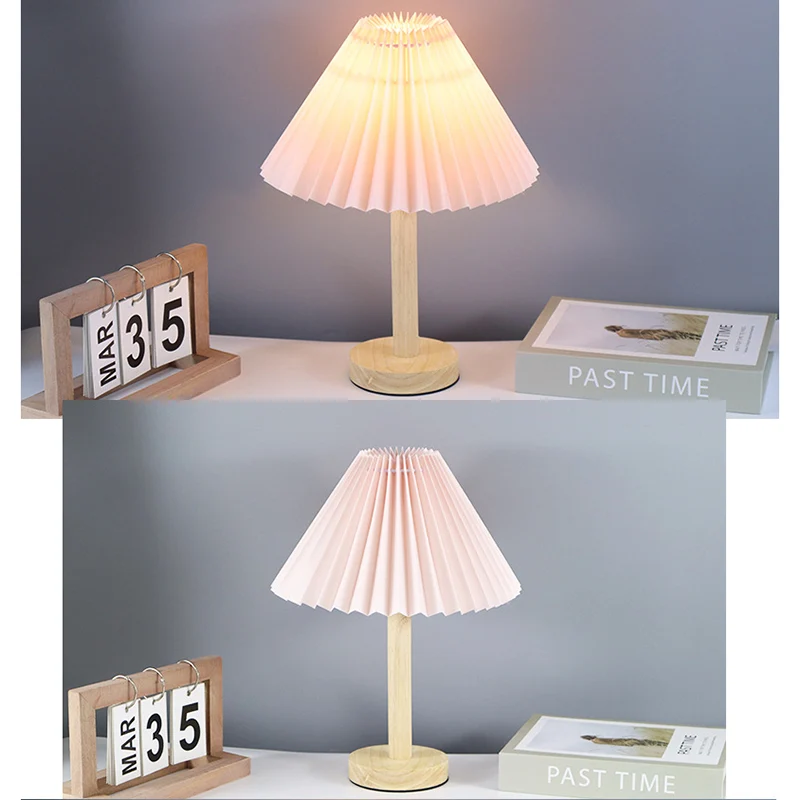 Contemporary Scandinavian Pleated Fan Round Fabric Solid Wood 1-Light Table Lamp For Living Room