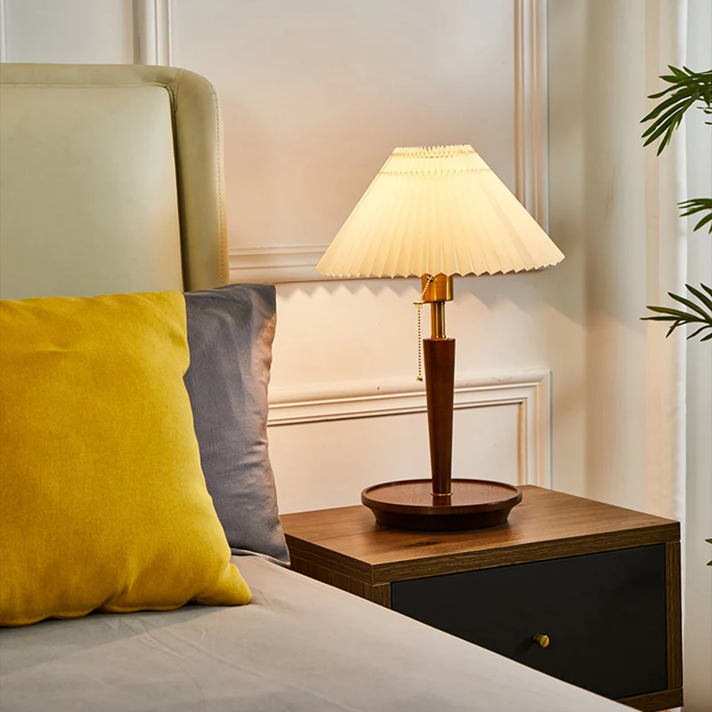 Traditional Vintage Umbrella Pleated Round Fabric Wood Hardware 1-Light Table Lamp For Living Room
