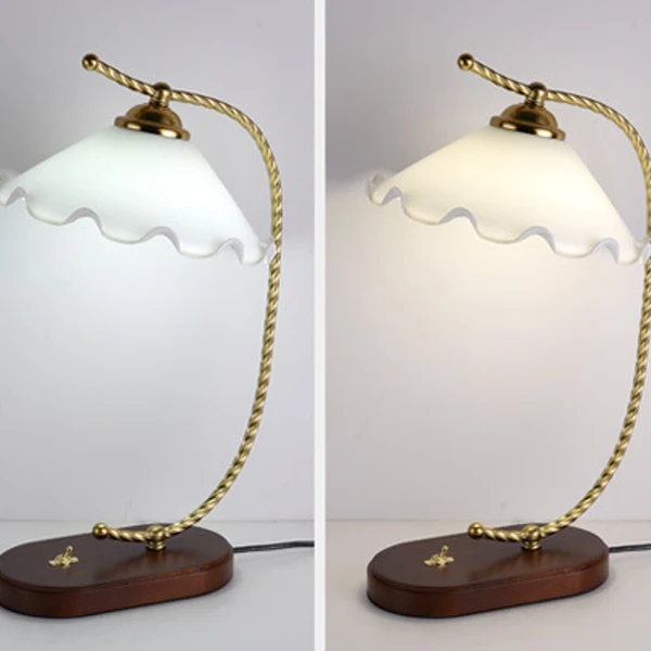 Traditional Vintage Floral Oval Curved Glass Walnut Iron 1-Light Table Lamp For Living Room