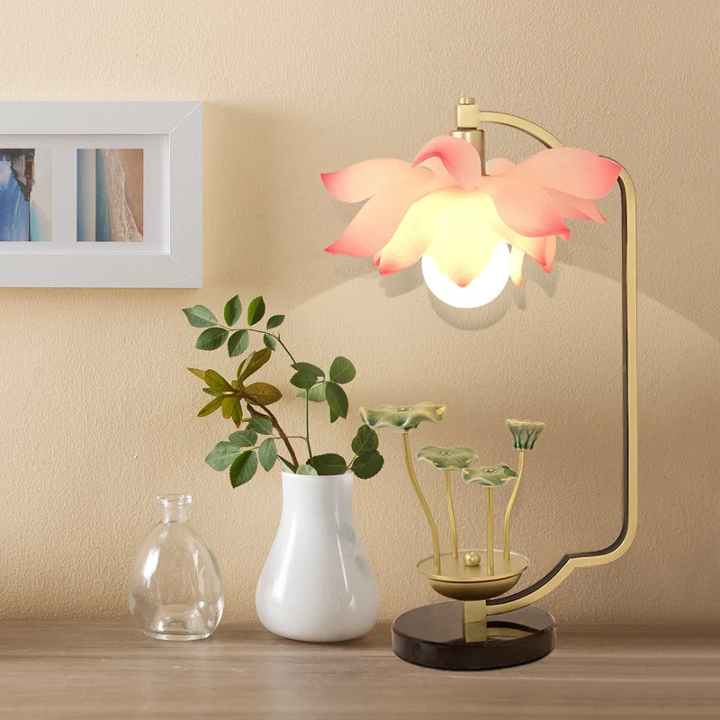 Traditional Chinese Lotus Leaf Round Resin Iron Ceramic 1-Light Table Lamp For Bedroom