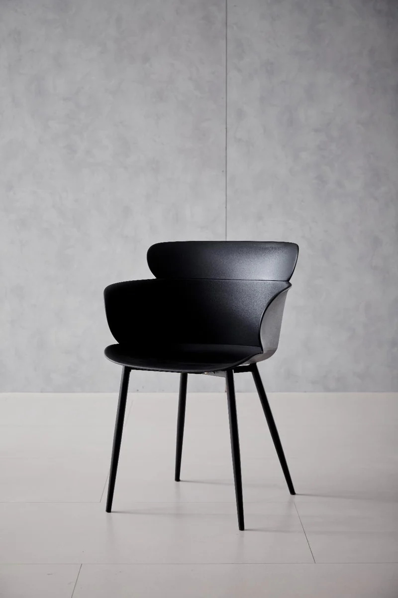 Silla Miami con Brazos, Color Negro, con Espaldar y Diseño Moderno