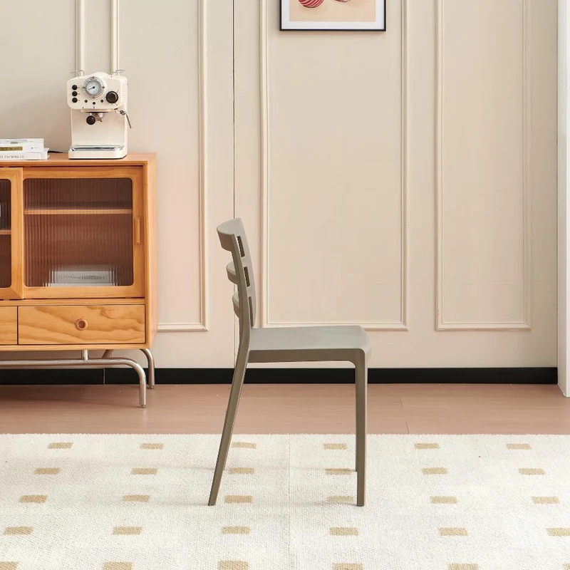 Silla New York, Taupe, con Espaldar en Líneas y Diseño Minimalista