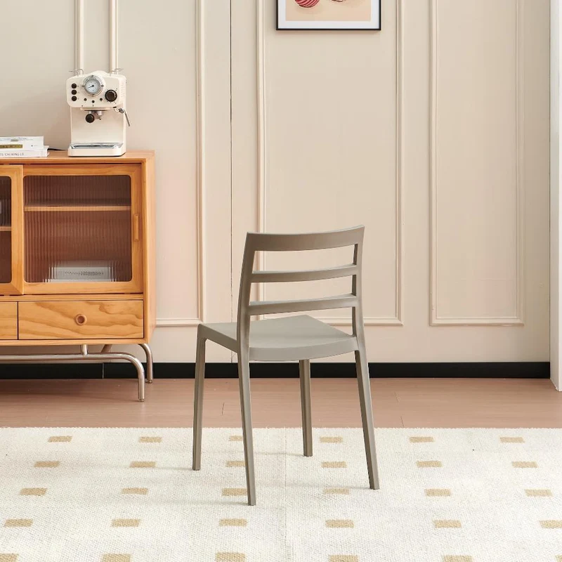 Silla New York, Taupe, con Espaldar en Líneas y Diseño Minimalista