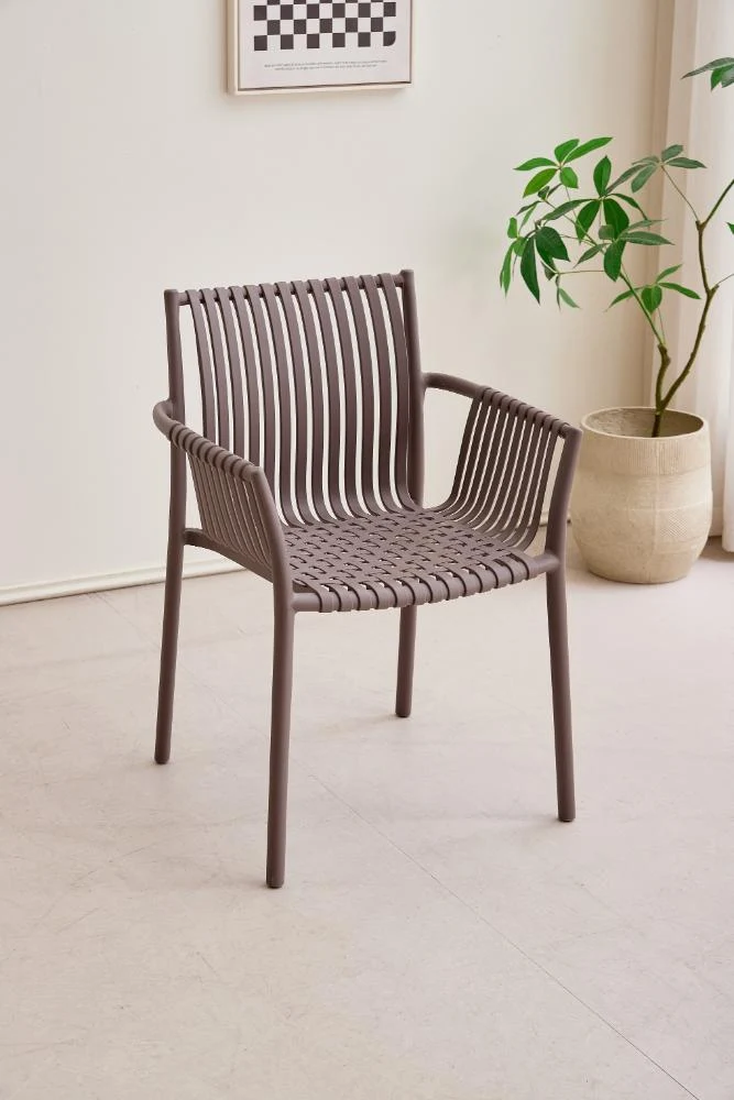 Silla Madrid con Brazos, Color Taupe, con Espaldar y Diseño Moderno