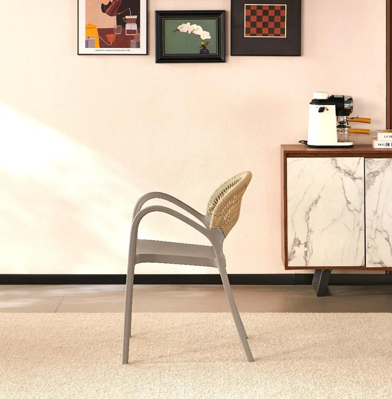 Silla Daytona, Taupe y Café Claro, con Espaldar, Reposa Brazos y Diseño Minimalista