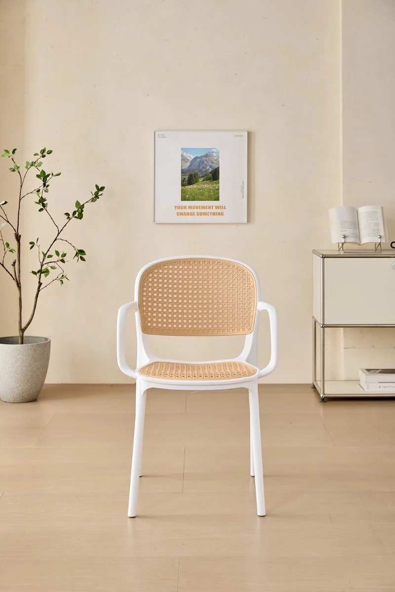 Silla con Brazos Nest, Color Blanco y Beige, con Espaldar y Asiento en Rejilla