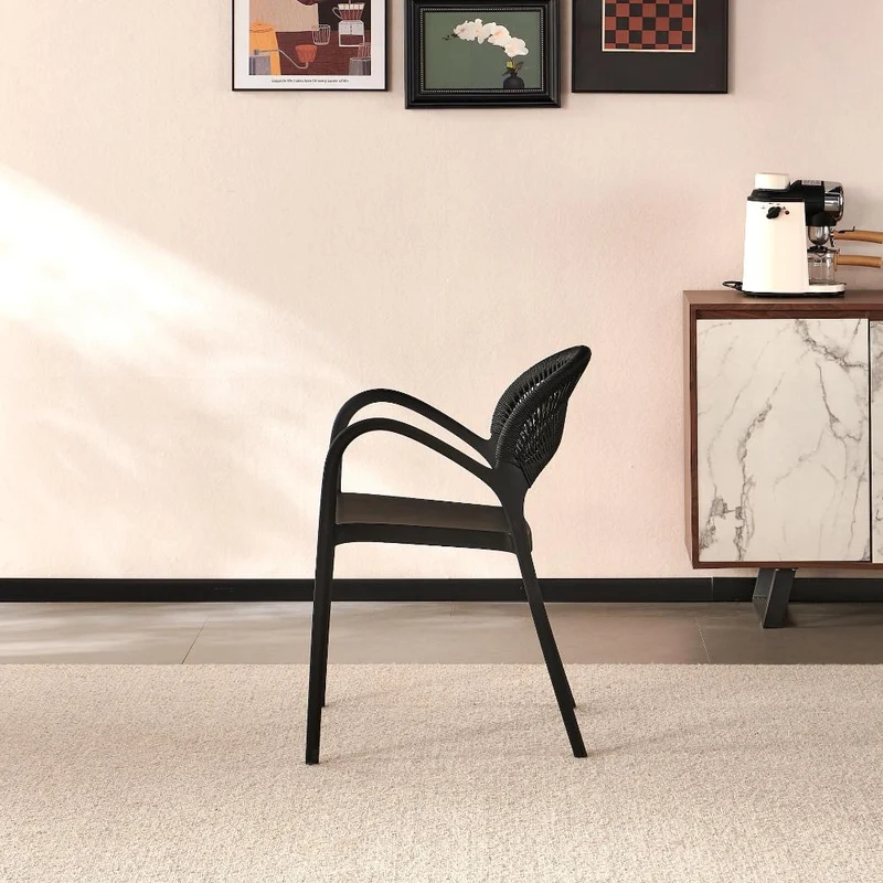 Silla Daytona, Negro, con Espaldar, Reposa Brazos y Diseño Minimalista