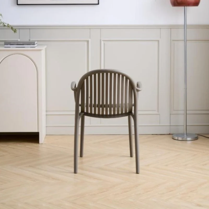Silla Marruecos con Brazos, Taupe, con Espaldar en Rayas y Diseño Minimalista