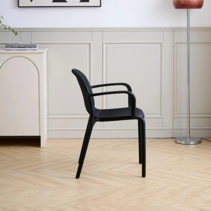 Silla Marruecos con Brazos, Negro, con Espaldar en Rayas y Diseño Minimalista