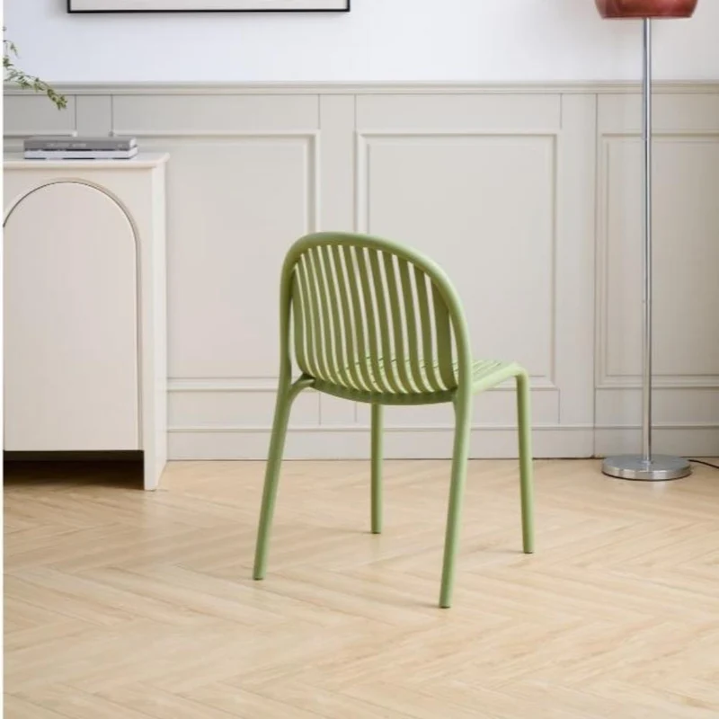 Silla Marruecos, Verde Olivo, con Espaldar en Rayas y Diseño Minimalista