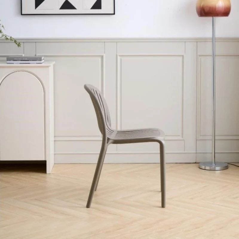 Silla Marruecos, Taupe, con Espaldar en Rayas y Diseño Minimalista