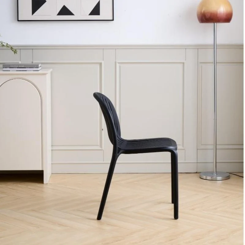 Silla Marruecos, Negro, con Espaldar en Rayas y Diseño Minimalista