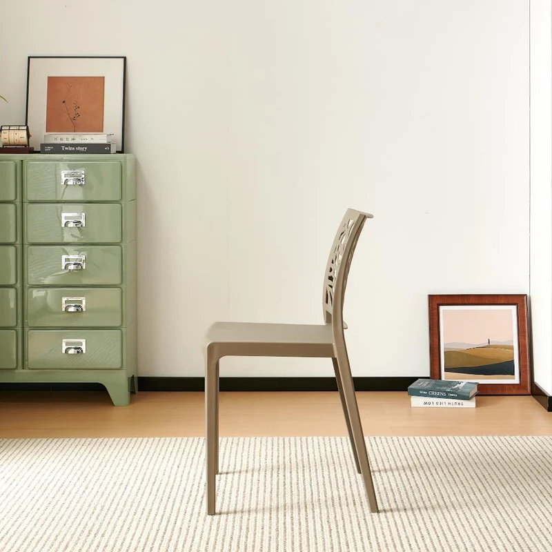 Silla Harlem, Taupe, con Espaldar en Forma de Árbol y Diseño Minimalista