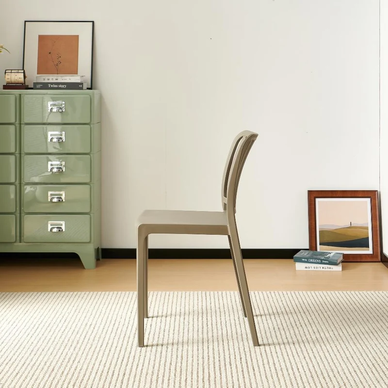 Silla Brooklyn, Taupe, con Espaldar en Rayas y Diseño Minimalista