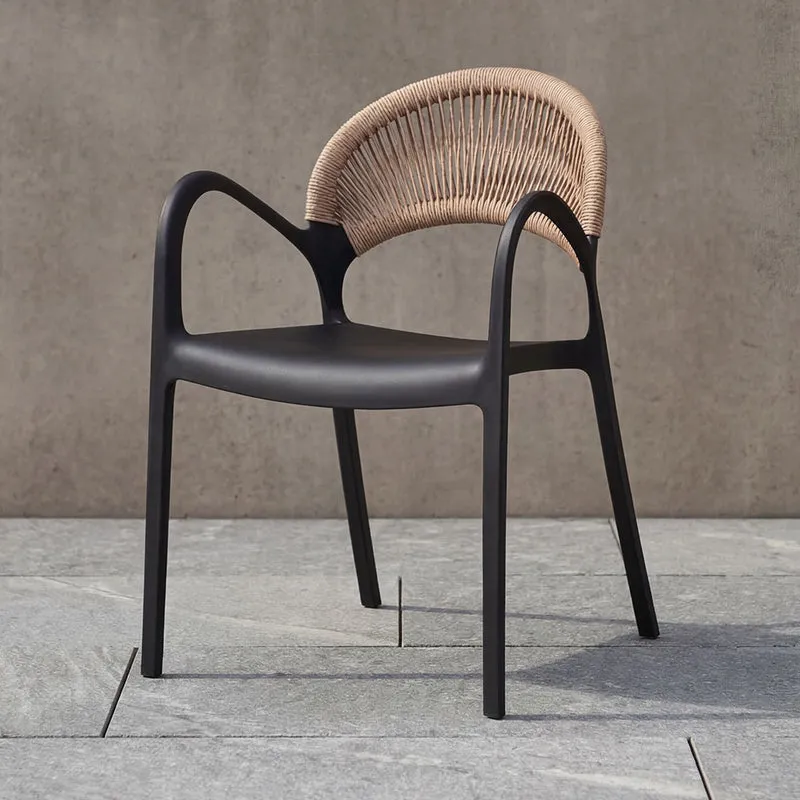 Silla Daytona, Negro y Café Claro, con Espaldar, Reposa Brazos y Diseño Minimalista