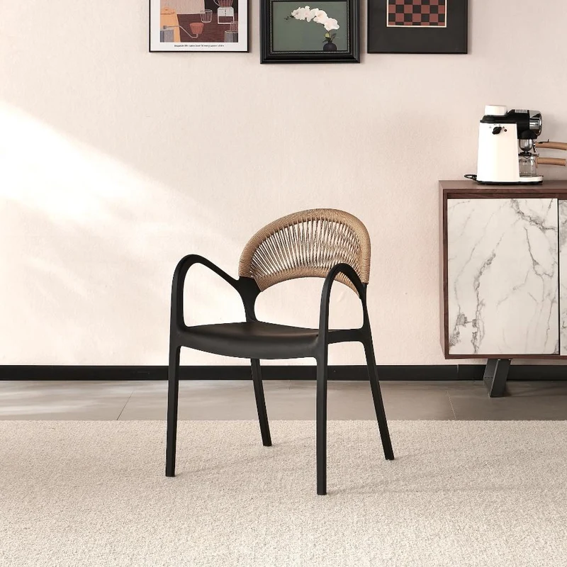 Silla Daytona, Negro y Café Claro, con Espaldar, Reposa Brazos y Diseño Minimalista
