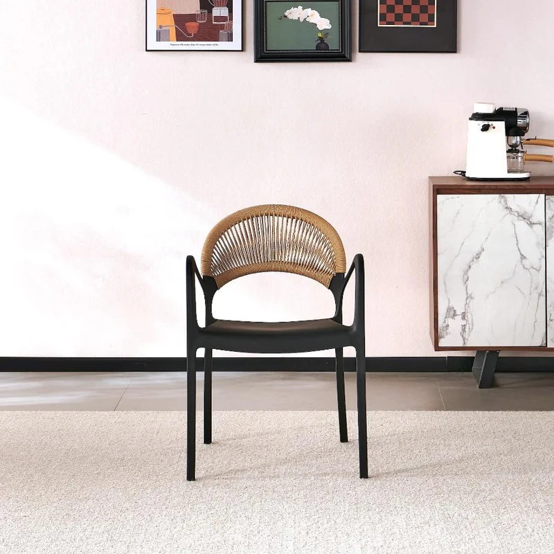 Silla Daytona, Negro y Café Claro, con Espaldar, Reposa Brazos y Diseño Minimalista