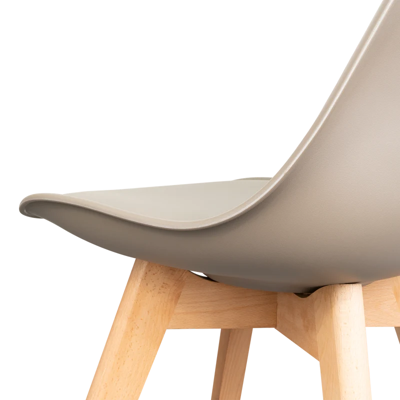 Silla Fyn, Taupe, Diseño Minimalista con Espaldar, Cojín y Patas de Madera