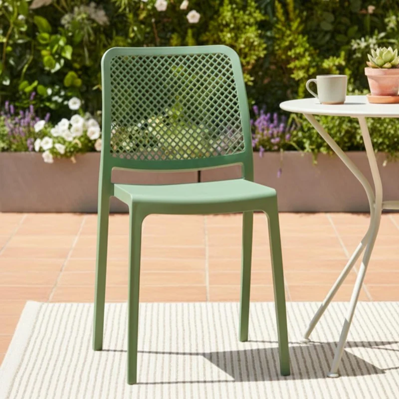 Silla Manhattan, Verde Olivo, con Espaldar en Rejilla y Diseño Minimalista