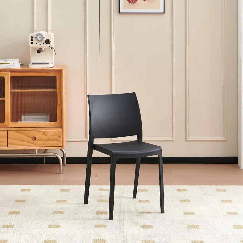 Silla Soho, Negro, con Espaldar Cerrado y Diseño Minimalista