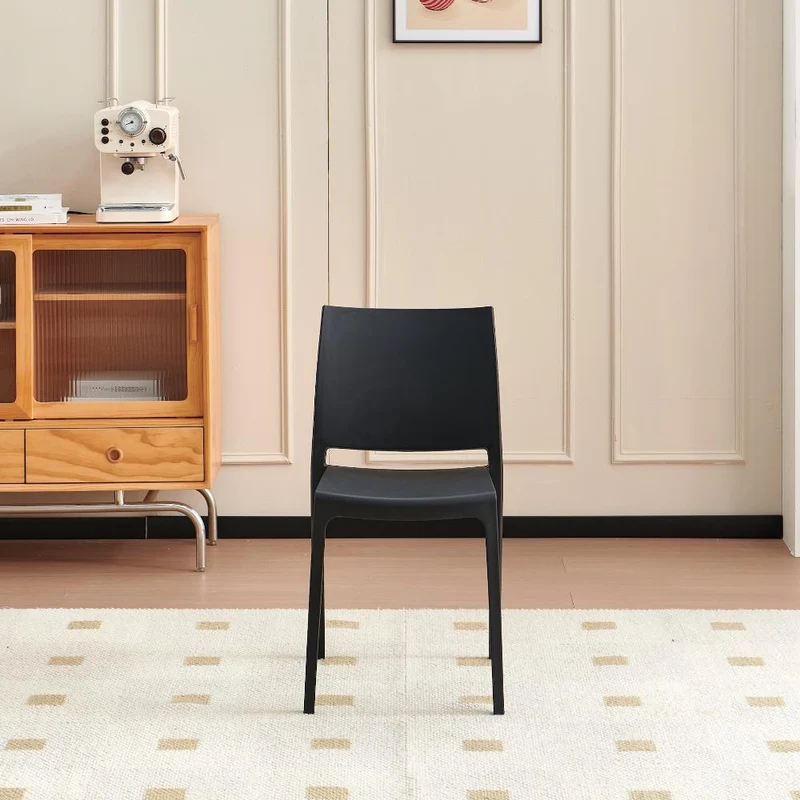 Silla Soho, Negro, con Espaldar Cerrado y Diseño Minimalista