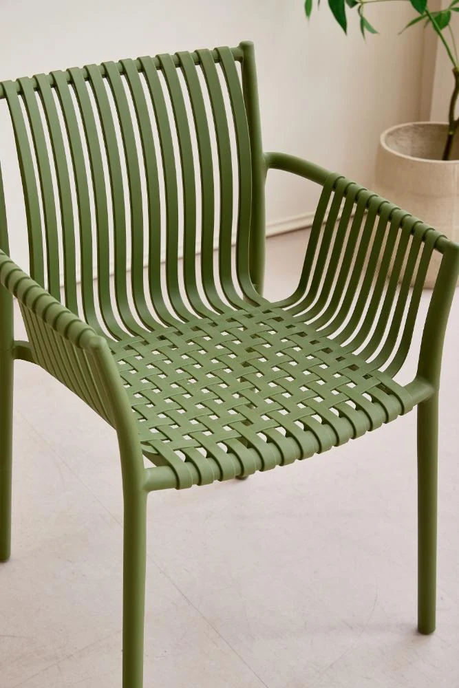 Silla Madrid con Brazos, Color Verde Olivo, con Espaldar y Diseño Moderno
