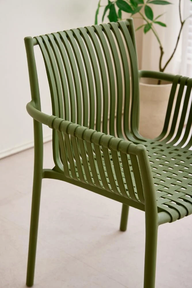 Silla Madrid con Brazos, Color Verde Olivo, con Espaldar y Diseño Moderno