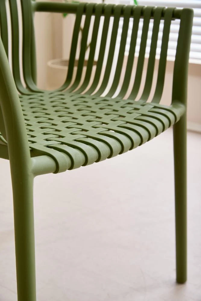 Silla Madrid con Brazos, Color Verde Olivo, con Espaldar y Diseño Moderno