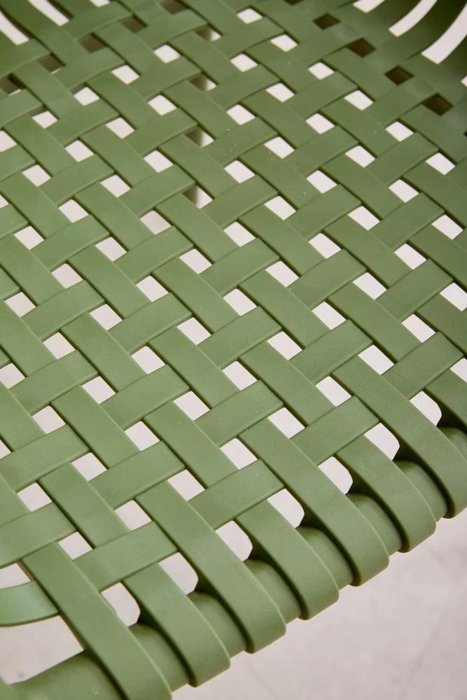 Silla Madrid con Brazos, Color Verde Olivo, con Espaldar y Diseño Moderno