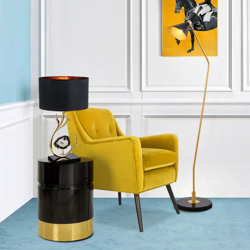 Contemporary Scandinavian Curved Round Silk Onyx Hardware 1-Light Table Lamp For Living Room