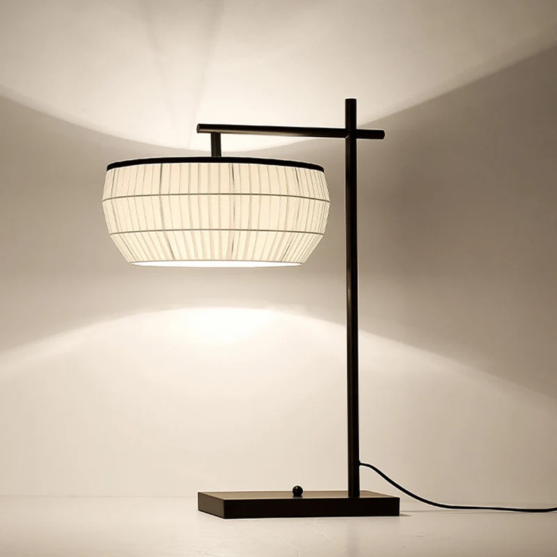 Traditional Chinese Square Round Straight Line Fabric Iron 1/2 Light Table Lamp For Living Room
