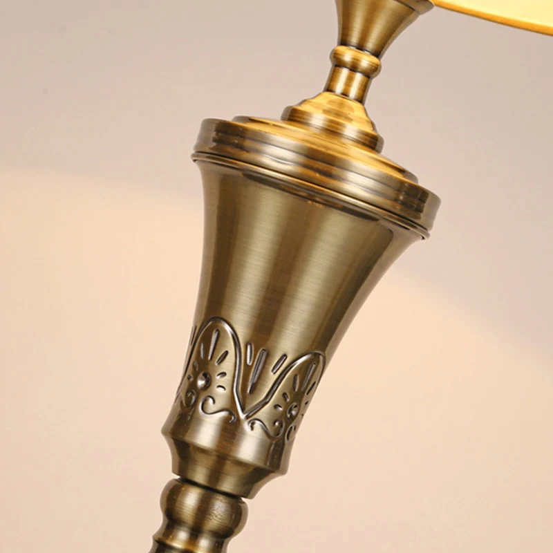 Traditional Vintage Frustum Metal Fabric 1-Light Table Lamp For Bedroom
