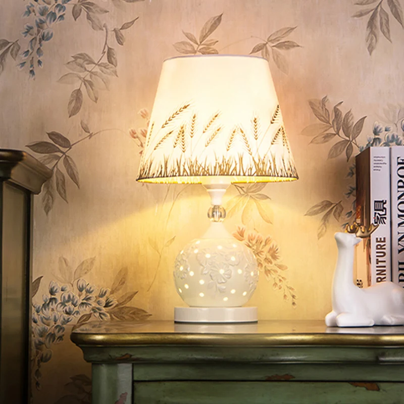 Traditional Vintage Sphere Ceramic Fabric 1-Light Table Lamp For Bedroom