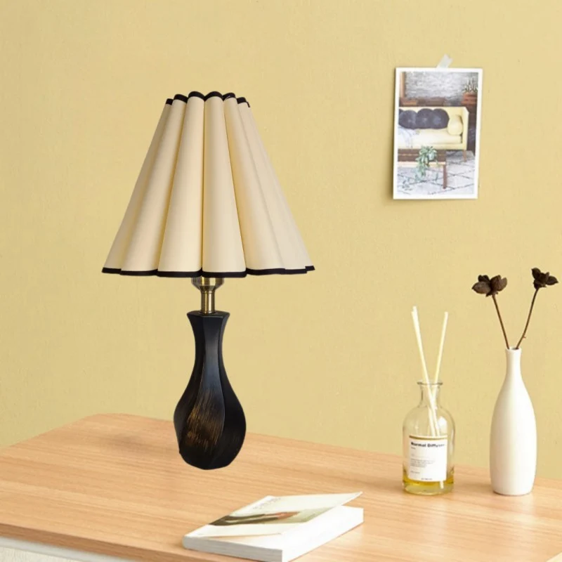 Traditional Vintage Drum Wood Fabric 1-Light Table Lamp For Living Room