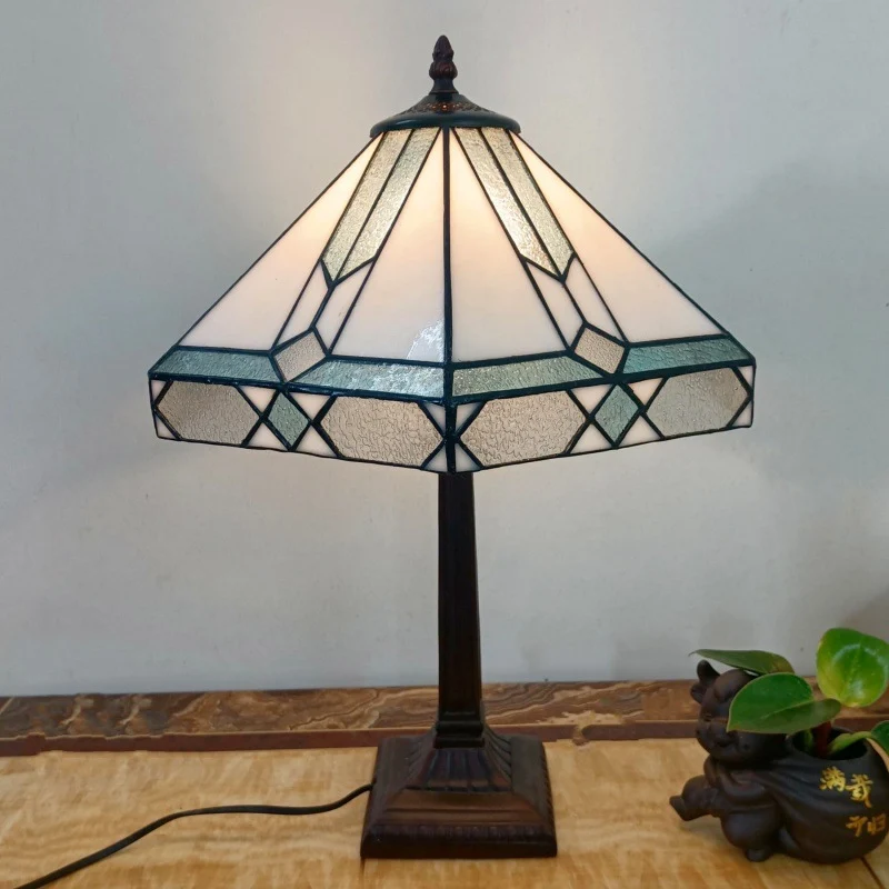 Traditional Vintage Tapered Round Square Glass Resin 1-Light Table Lamp For Living Room