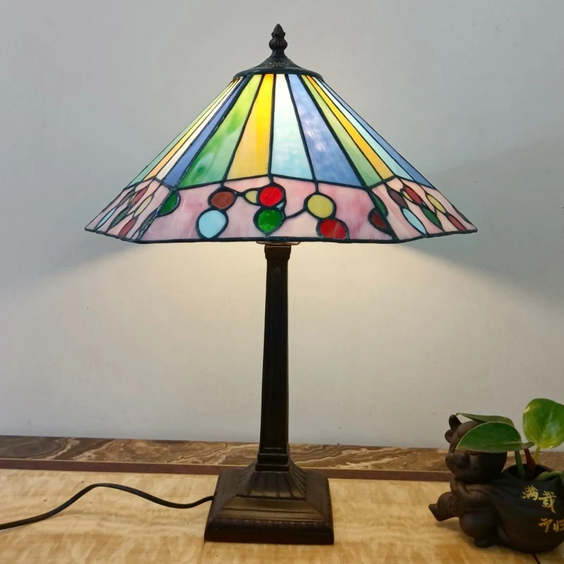 Traditional Vintage Tapered Round Square Glass Resin 1-Light Table Lamp For Living Room