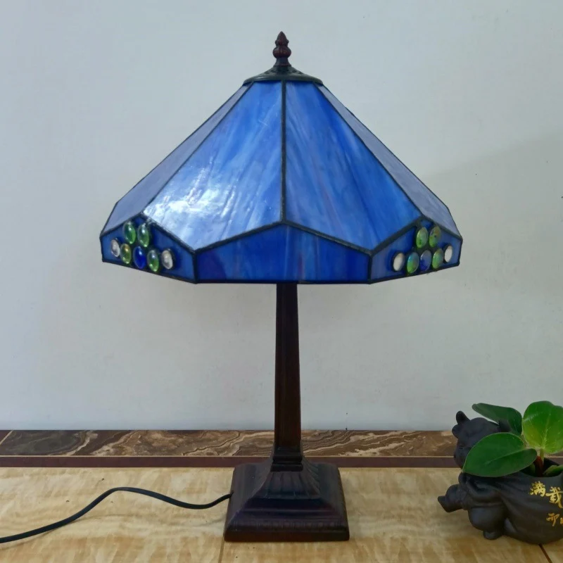 Traditional Vintage Tapered Round Square Glass Resin 1-Light Table Lamp For Living Room