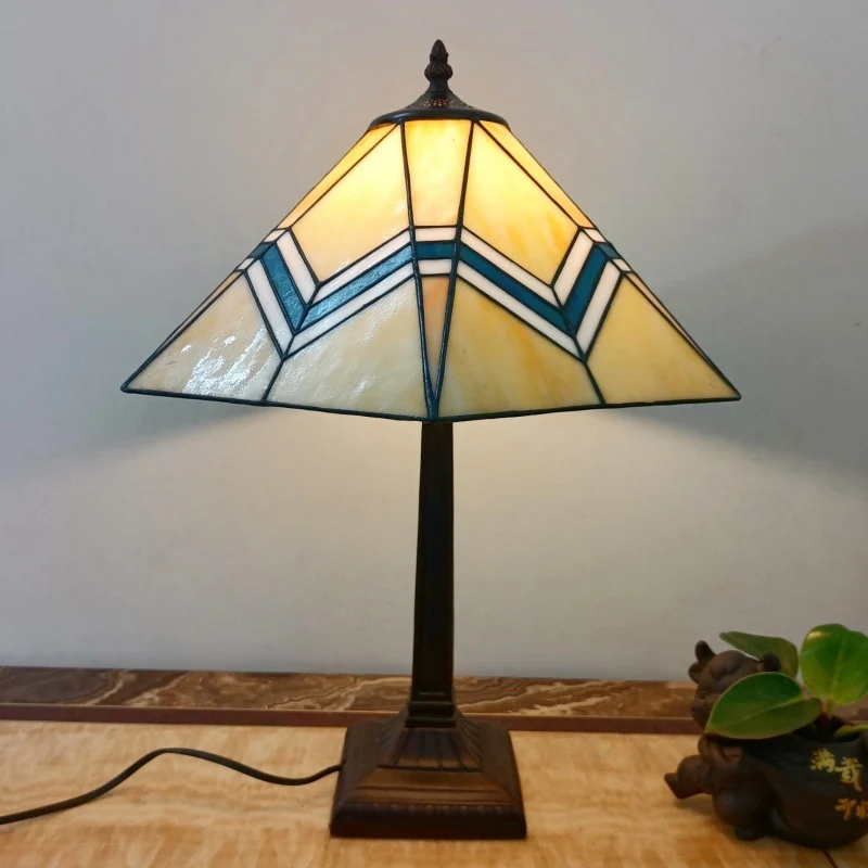 Traditional Tiffany Conical Square Glass Resin 1-Light Table Lamp For Living Room