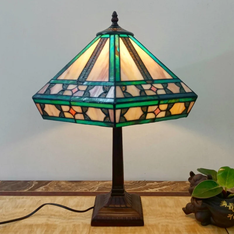Traditional Tiffany Conical Square Glass Resin 1-Light Table Lamp For Living Room