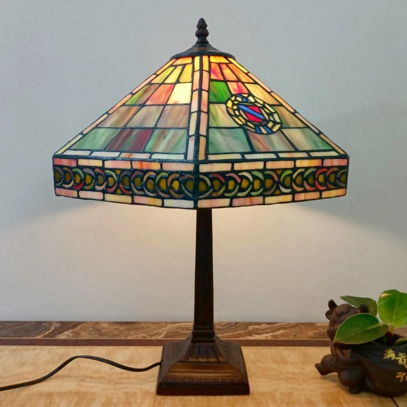 Traditional Tiffany Conical Square Glass Resin 1-Light Table Lamp For Living Room