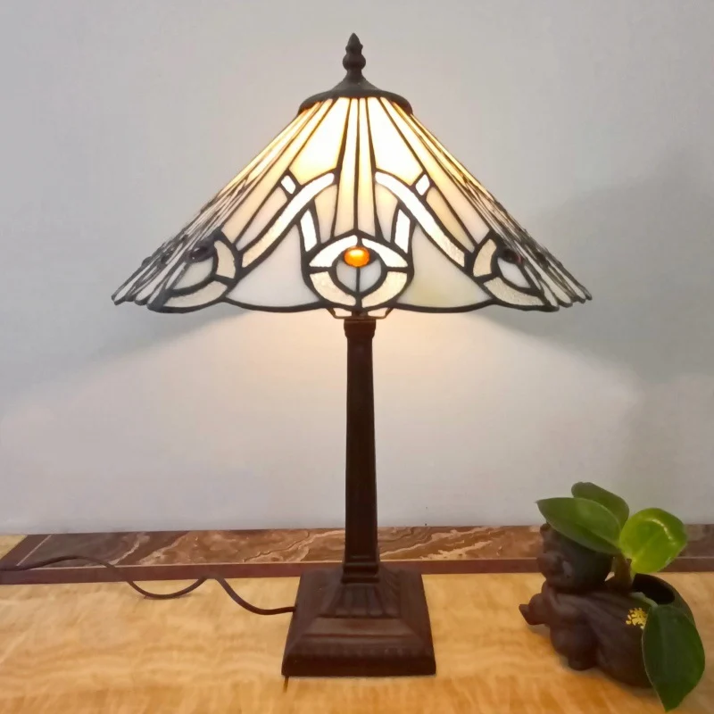 Traditional Tiffany Conical Square Glass Resin 1-Light Table Lamp For Living Room