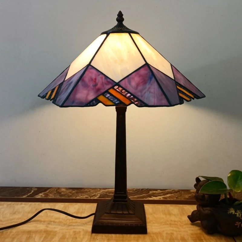 Traditional Tiffany Conical Square Glass Resin 1-Light Table Lamp For Living Room