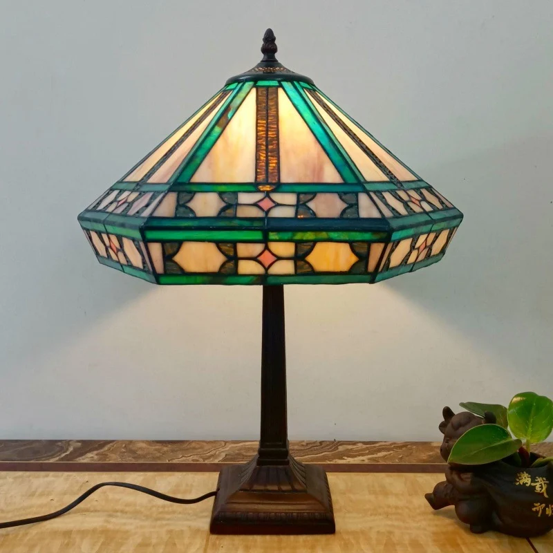 Traditional Tiffany Conical Square Glass Resin 1-Light Table Lamp For Living Room